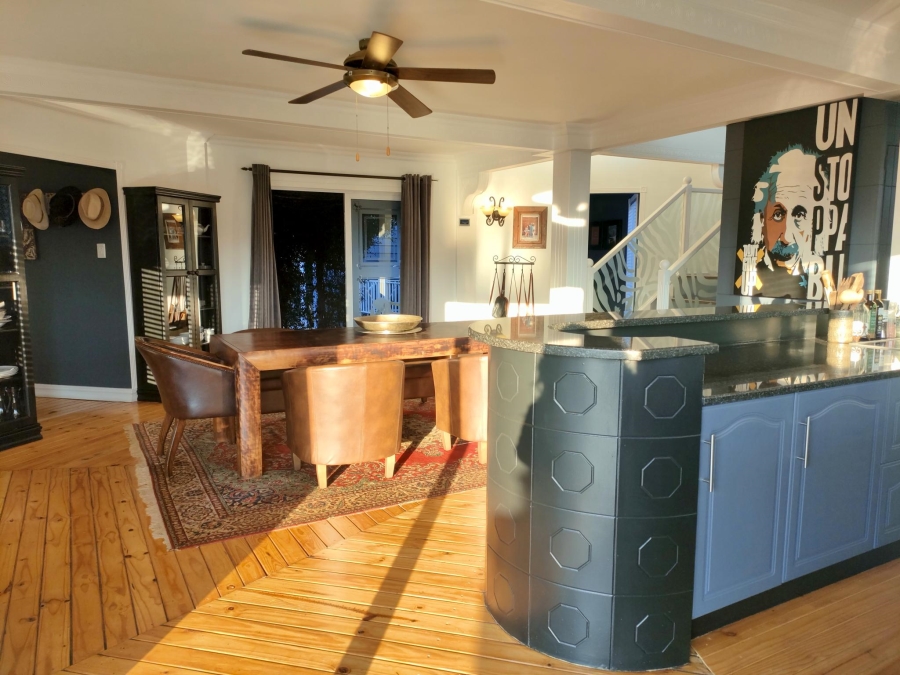 4 Bedroom Property for Sale in The Coves North West